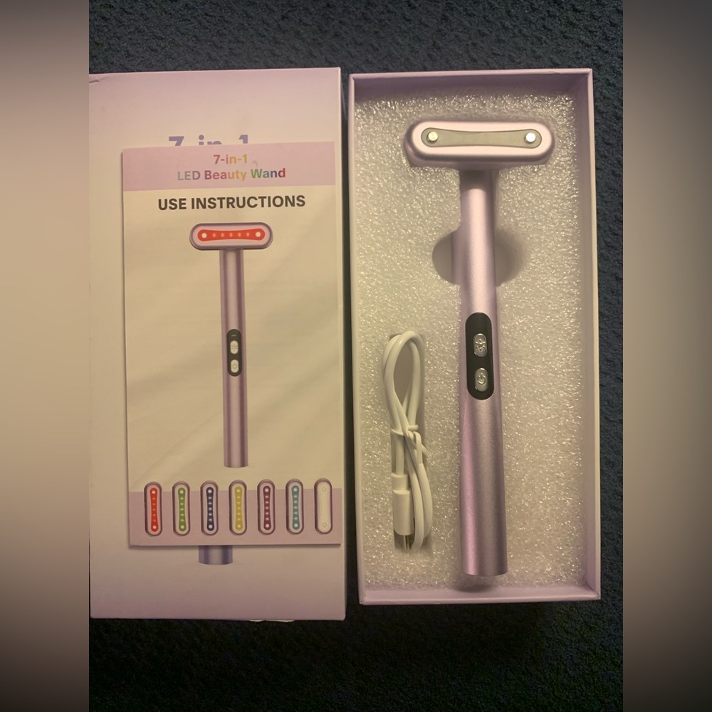 NIB 7-in-1 LED Beauty Wand
